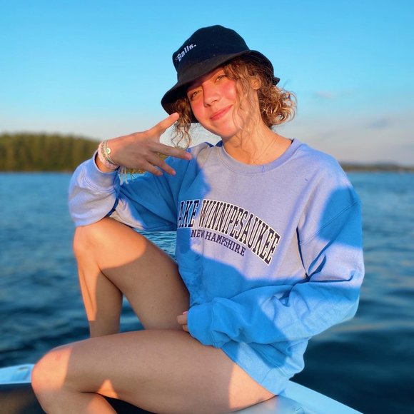 Meet your Posher, Addison - Picture 1 of 1